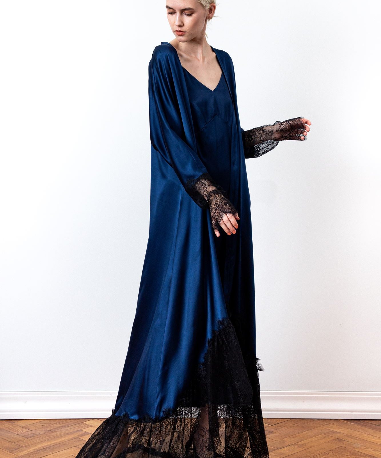  Glossy Gown Amoralle