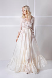  Into the mystic gown Amoralle